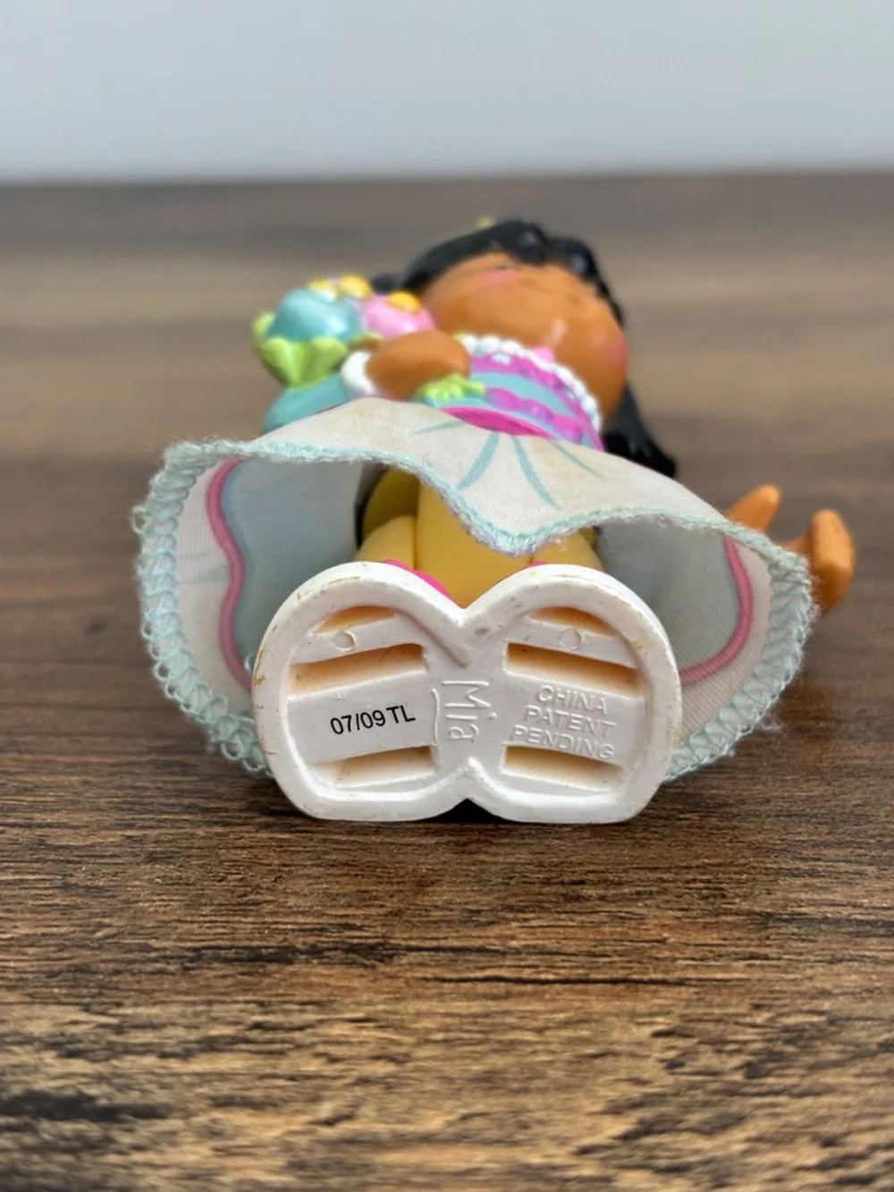 Fisher Price Little People Princess Mia Bouquet Flowers Girl Bendable Figure Toy